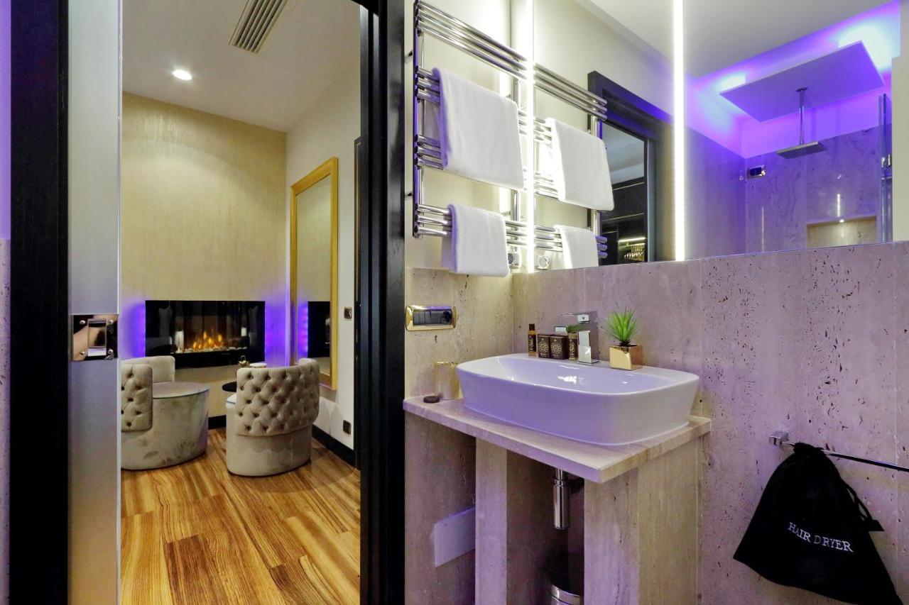 רומא Spanish Hills Collection Luxury Suites & Jacuzzi מראה חיצוני תמונה