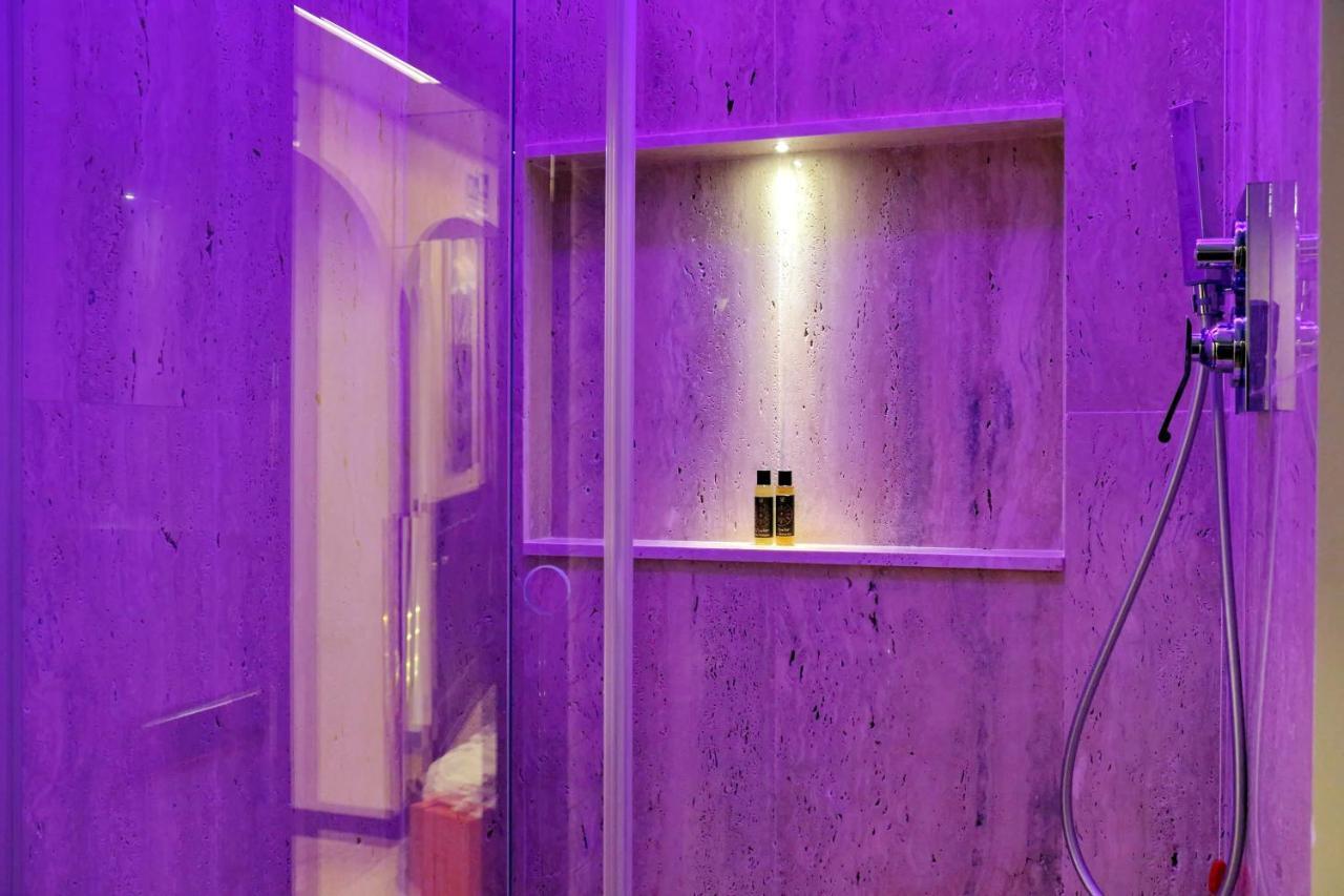 רומא Spanish Hills Collection Luxury Suites & Jacuzzi מראה חיצוני תמונה