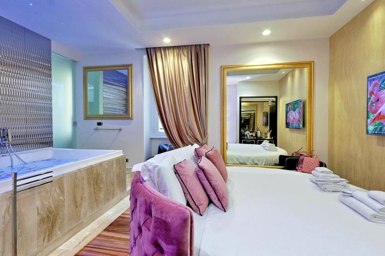 רומא Spanish Hills Collection Luxury Suites & Jacuzzi מראה חיצוני תמונה