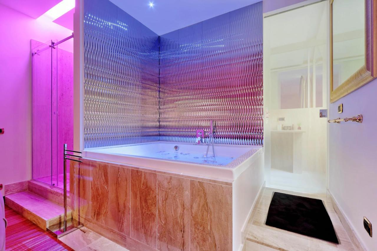 רומא Spanish Hills Collection Luxury Suites & Jacuzzi מראה חיצוני תמונה