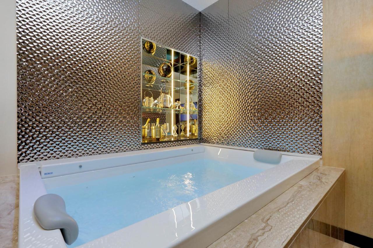 רומא Spanish Hills Collection Luxury Suites & Jacuzzi מראה חיצוני תמונה