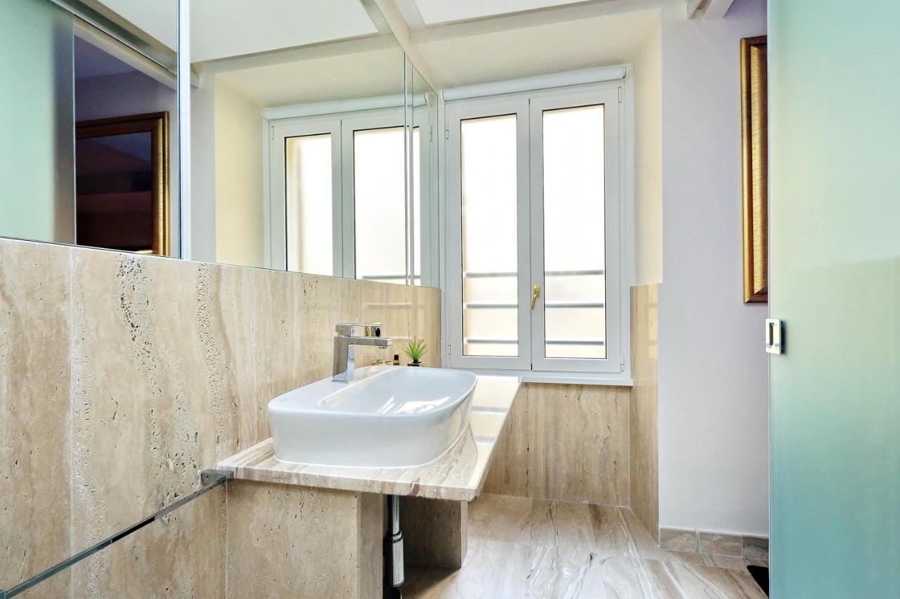 רומא Spanish Hills Collection Luxury Suites & Jacuzzi מראה חיצוני תמונה