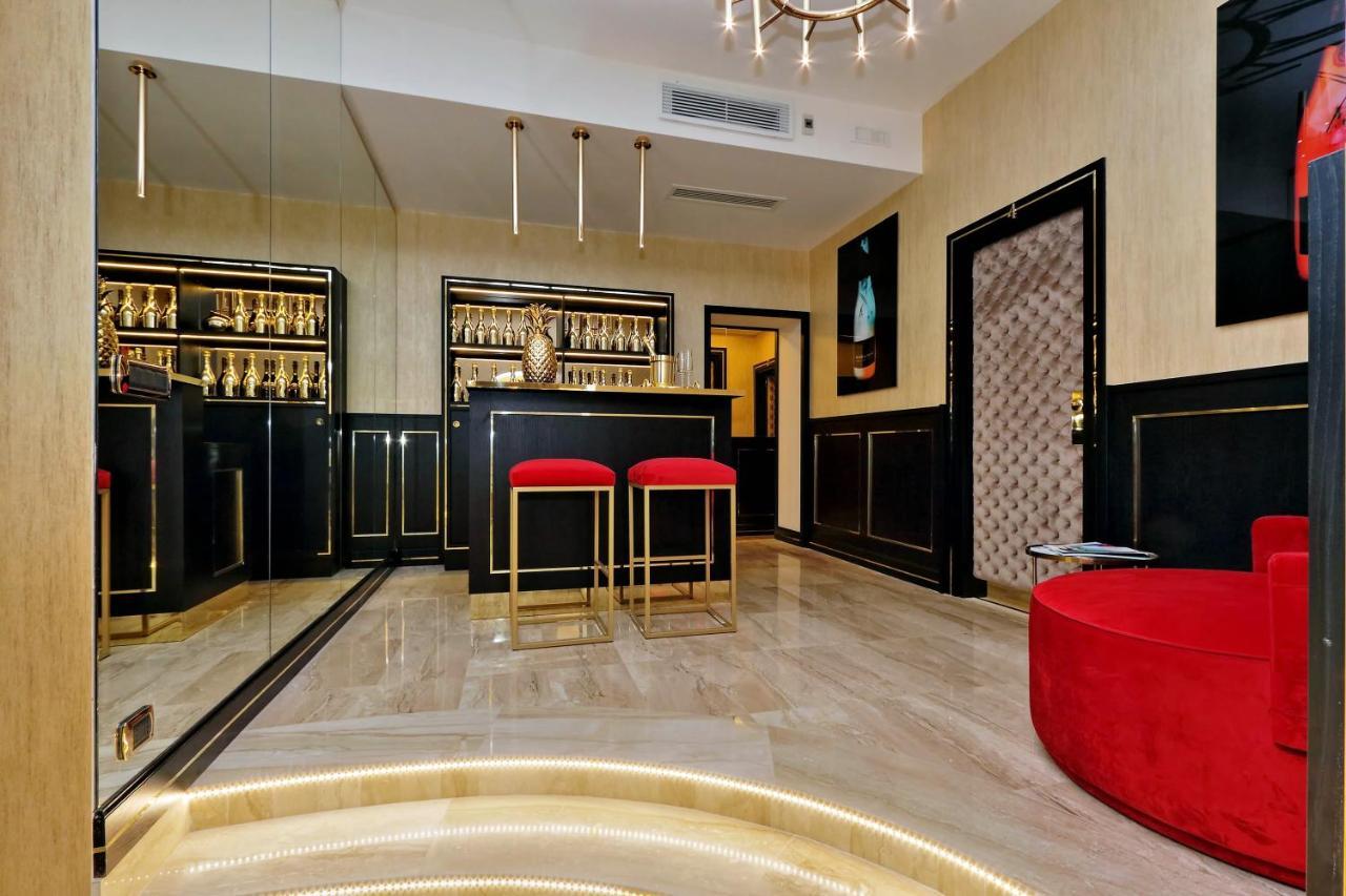 רומא Spanish Hills Collection Luxury Suites & Jacuzzi מראה חיצוני תמונה