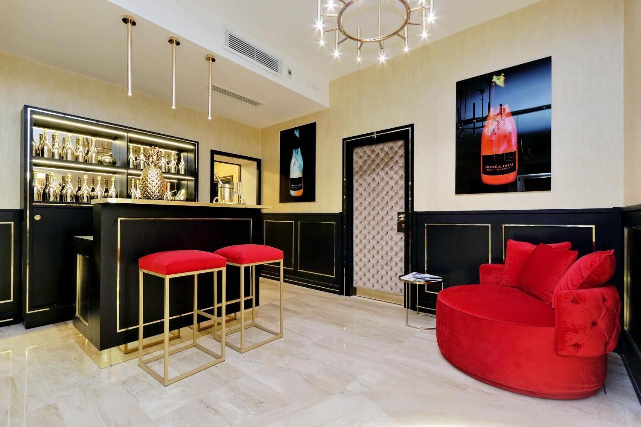 רומא Spanish Hills Collection Luxury Suites & Jacuzzi מראה חיצוני תמונה